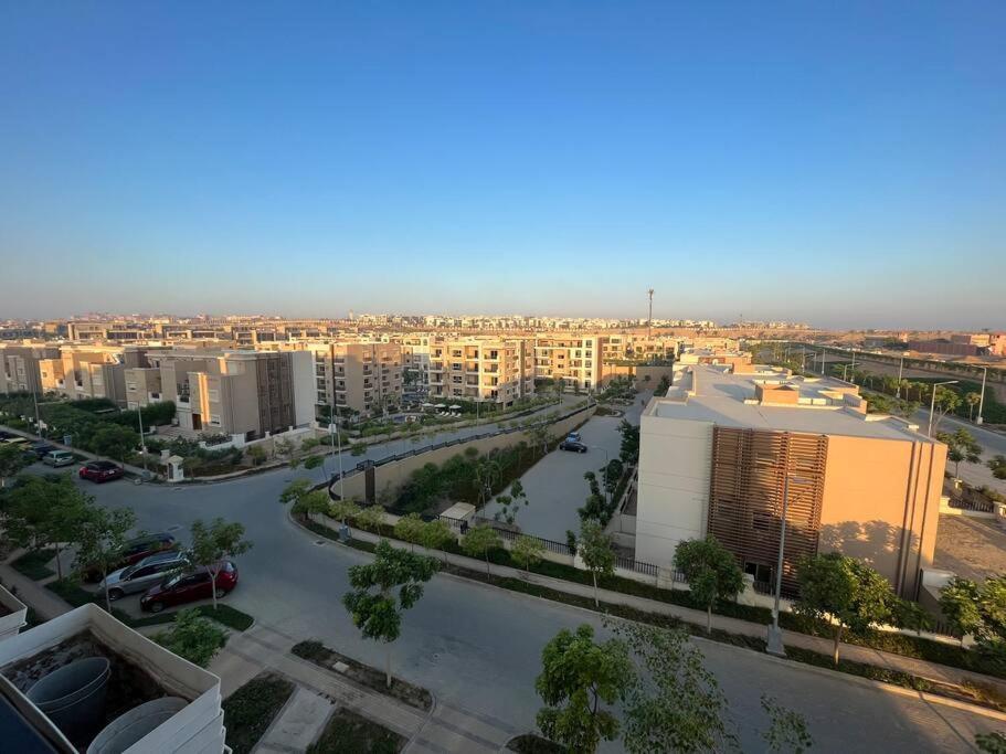 Stylish Oasis In New Cairo: 10 Min To Airport!