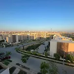 Stylish Oasis In New Cairo: 10 Min To Airport!