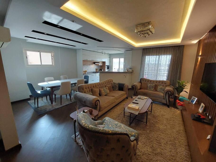 Stylish Oasis In New Cairo: 10 Min To Airport! Apartment Cairo